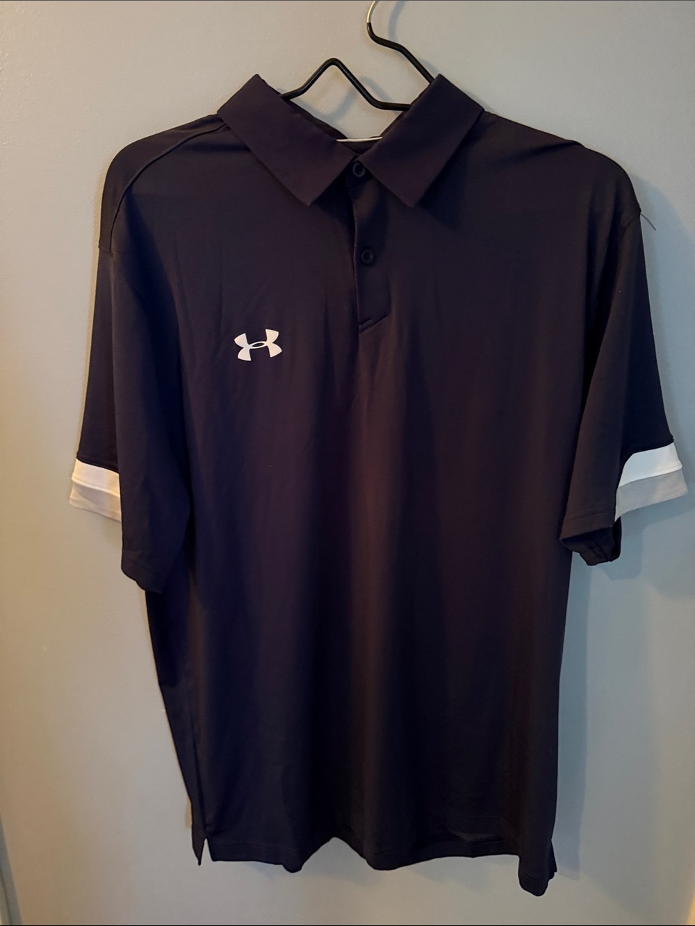 Under Armour Men’s Navy Polo with White Sleeve Stripe